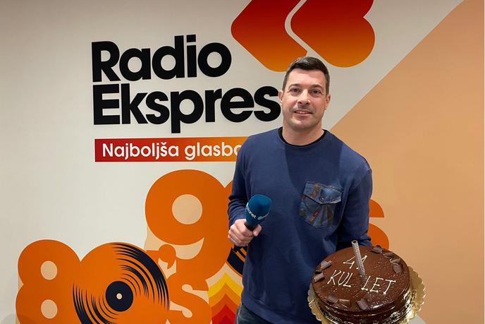 Ko zmotiš radijski program v živo, se zgodi tudi to #video