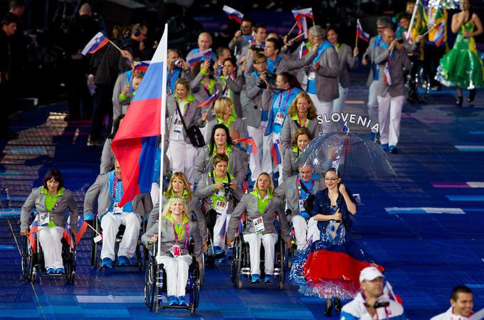 Na svojih tretjih olimpijskih igrah je bila zastavonoša slovenske reprezentance. | Foto: Vid Ponikvar