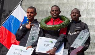Etiopsko-kenijsko zmagoslavje na maratonu (foto in video)