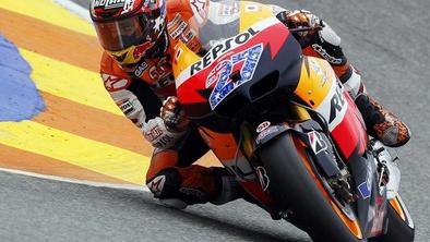 Casey Stoner prehitel Marka Webbra