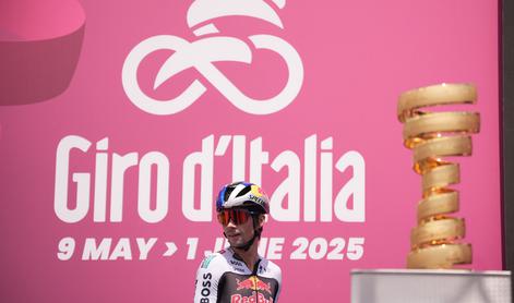 V živo: Trije Italijani v begu, Roglič nasmejal z izjavo o razlogu za včerajšnji sprint