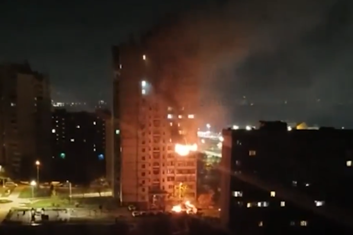 BLok, Ukrajina, Vojna v Ukrajini | Blok, v katerem je stanovala Valerija Hodemčuk in ki ga je v noči na 15. november zadel ruski dron.  | Foto X / @ZelenskyyUa