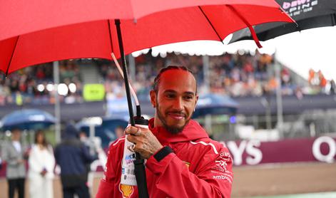 Da bo drama še večja, v Silverstonu pred štartom dežuje