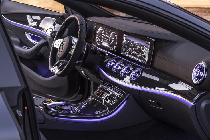 Potniška kabina si je večino elementov sposodila pri razredih E in S. Neverjeten poudarek na podrobnostih in izredna kakovost. | Foto: Mercedes-Benz