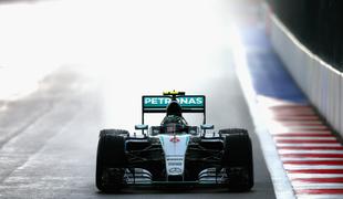 Rosberg najhitrejši na tretjem treningu v Sočiju, nesreča Sainza