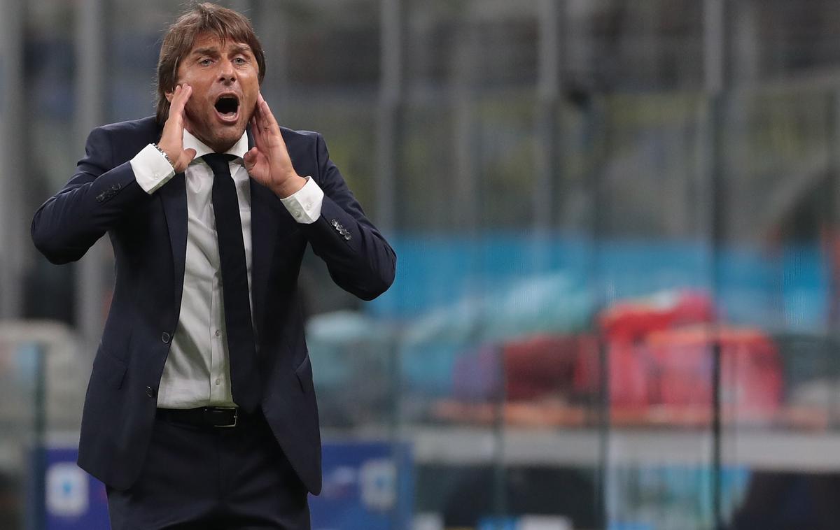 Antonio Conte | Novi trener Interja Antonio Conte je na klopi Milančanov, s katerimi ga že prihodnji teden čaka začetek lige prvakov, za zdaj stoodstoten. Tri tekme in tri zmage. | Foto Getty Images