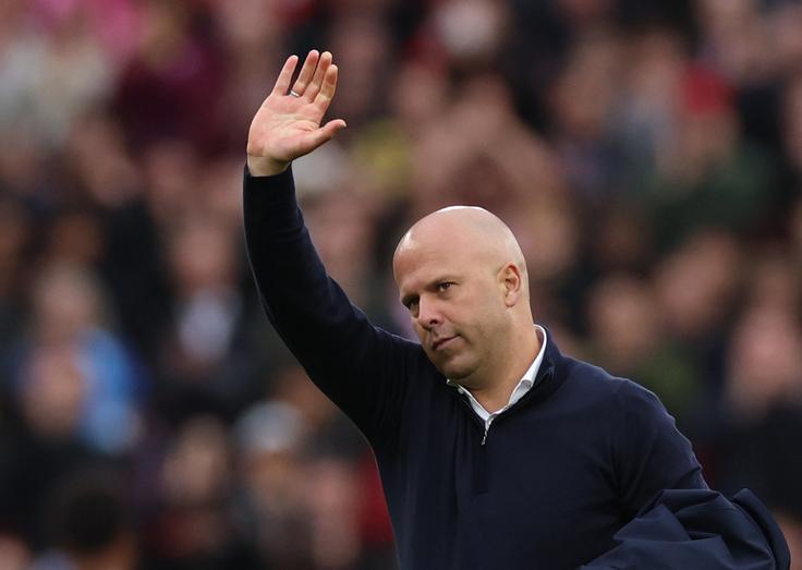 Arne Slot je z Liverpoolom izgubil stik z vrhom lestvice. | Foto: Reuters