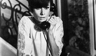 Obleko Audrey Hepburn na dražbi prodali za 72.000 evrov