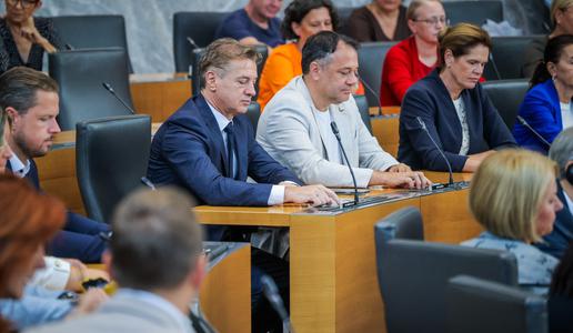 Do zdaj skrivnost, odslej pa bodo ti podatki o poslancih javni