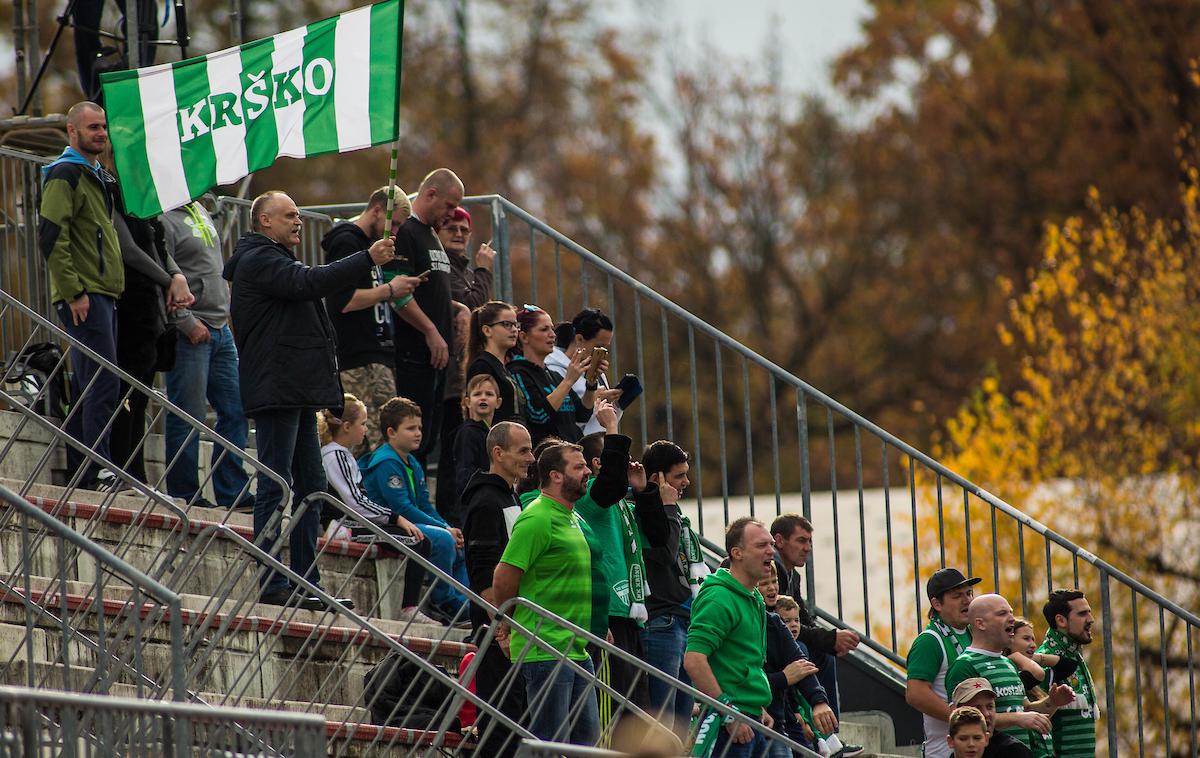 NK Triglav NK Krško Prva liga | Krško ima zveste navijače, ki nogometaše spremljajo tudi na gostovanjih. | Foto Grega Valančič/Sportida