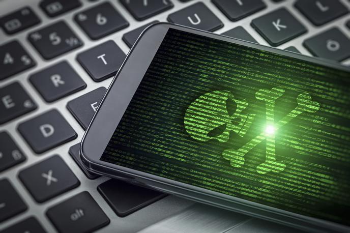 Heker, pametni telefon, varnost, virus | Foto Thinkstock