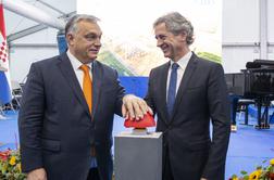Golob in Orban skupaj pritisnila velik rdeč gumb