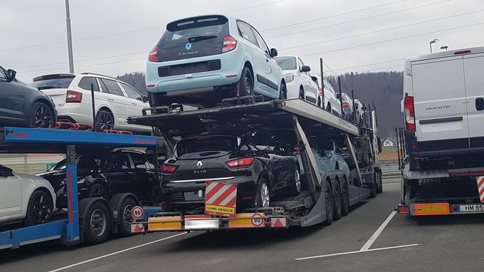 Uvoz rabljenih avtomobilov v Slovenijo se je lani povečal, občutno so se povišale tudi cene. | Foto: Gregor Pavšič