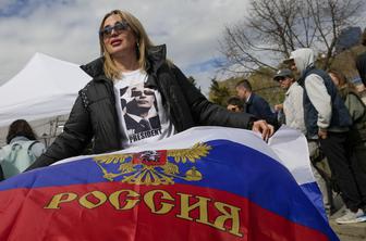 Srbska vlada naj bi mimo rednih postopkov podelila državljanstvo več kot 200 Rusom