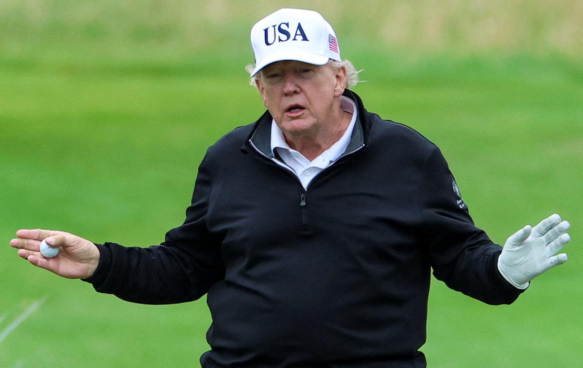 Donald Trump | Donald Trump bo na Škotskem začel petdnevni zasebni obisk v svojih prestižnih letoviščih z golfigrišči Turnberry in Menie. | Foto Reuters