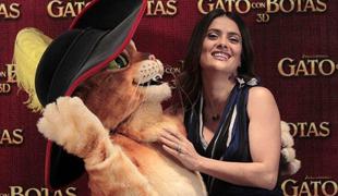 Salma Hayek bo postala francoska vitezinja