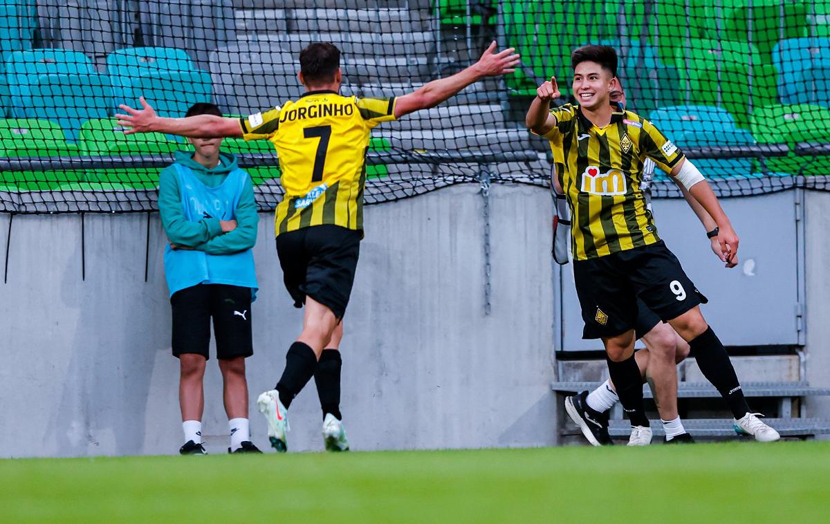 Olimpija Kairat | Dastan Satpajev je zatresel mrežo Olimpije pri zgolj 16 letih. | Foto Aleš Fevžer