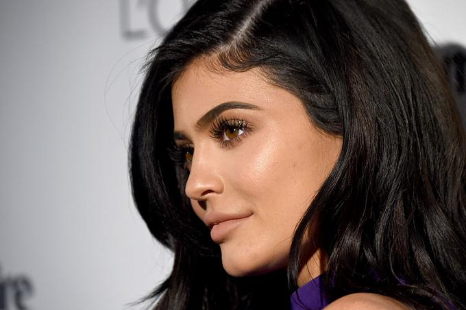 Kylie Jenner je dober primer, da si posameznik zaželi očitne spremembe. Po dolgih letih je končno priznala, da si ustnice povečuje s pomočjo polnil, in razkrila, da si je želela, da bi bila sprememba tako očitna. | Foto: Getty Images
