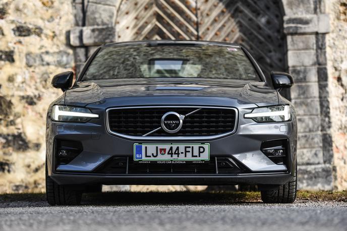 Volvo S60 | Volvo je uresničil lanske napovedi - maksimalno hitrost  pri vseh svojih modelih je omejil na 180 kilometrov na uro. | Foto Gašper Pirman