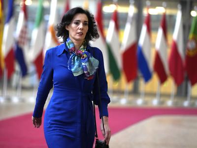 Komisarka: Preprečevanje tveganih splavov je vprašanje javnega zdravja