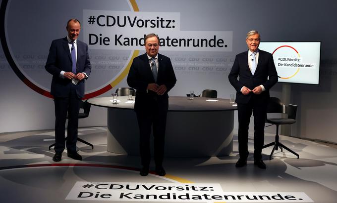 Laschet, Merz in Röttgen bi se morali za predsednika CDU spopasti že lani spomladi, a so zaradi pandemije kongres prestavili, najprej na lanski december, nato pa na letošnji januar. Delegati se niso zbrali v živo, ampak je bil kongres CDU zaradi pandemije tokrat digitalen. | Foto: Reuters