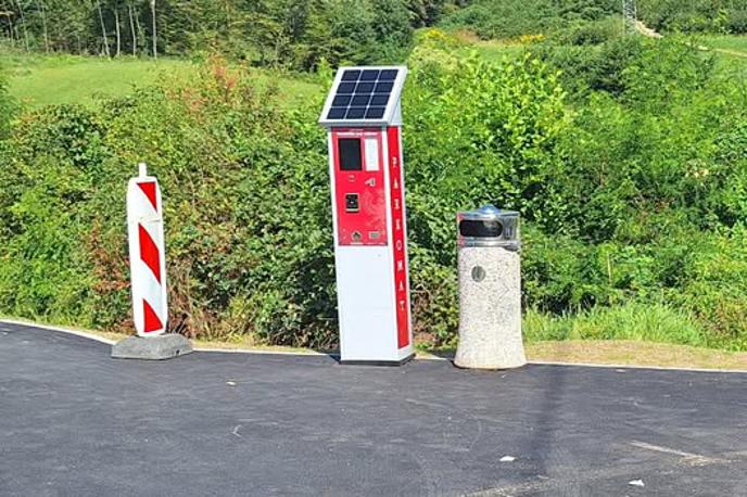 Kranj, parkomat | Višina dnevne parkirnine znaša dva evra za 24 ur parkiranja, obiskovalci pa si lahko pridobijo tudi letni abonma v višini 50 evrov. | Foto Mestna občina Kranj