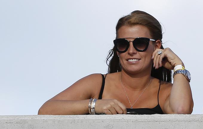 Coleen Rooney ni zadovoljna z odnosom, ki ga imajo navijači do njenega moža. | Foto: Reuters