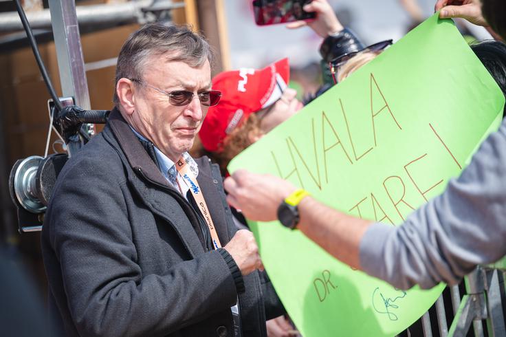 Andrej Stare lani v Planici, kjer so bili nekateri navijaški transparenti namenjeni tudi njemu. | Foto: Mediaspeed
