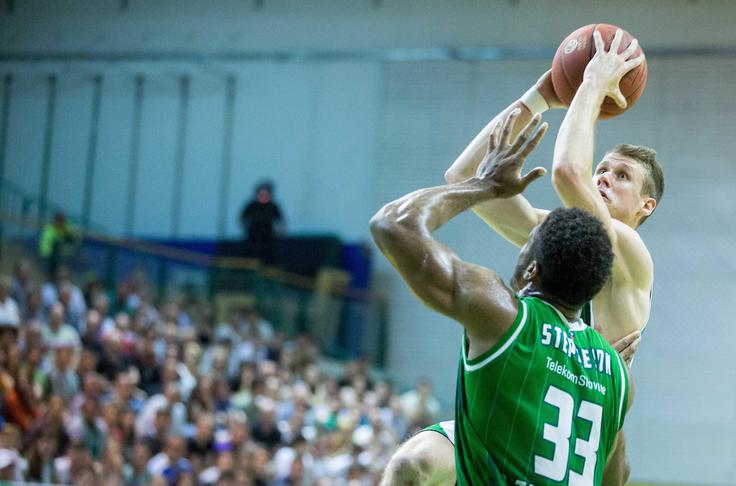 Luka Lapornik odhaja v Bukarešto. | Foto: Sportida