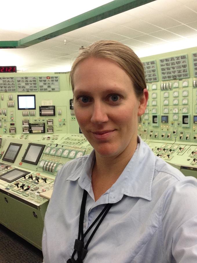 "Sprva sem bila nekoliko napeta ob misli, da bi delala v jedrski elektrarni, vendar sem se odločila, da poskusim in postavljam veliko vprašanj, da bi poskusila razumeti čim več." | Foto: osebni arhiv Heather Hoff
