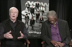 Smešno! Morgan Freeman med intervjujem zaspal. 