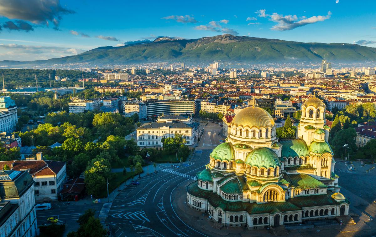 Sofija, Bulgarija | Če se bo Bolgarija vendarle odločila, da evro prevzame s 1. januarjem 2026, bo postala 21. članica evrskega območja. | Foto Shutterstock