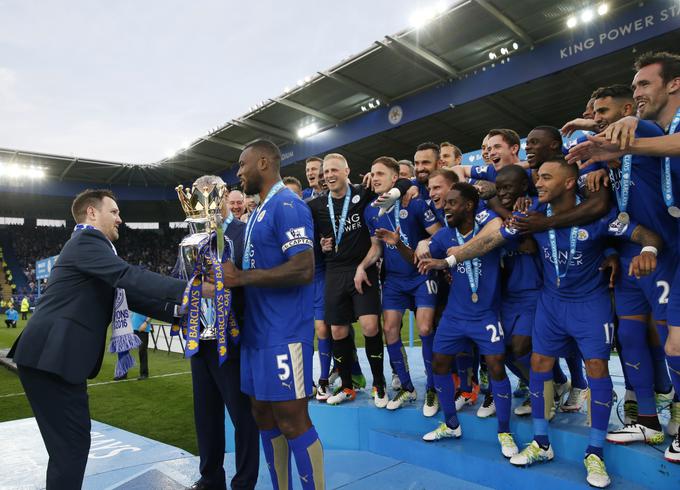 Britanski nogometni klub Leicester City, ki so mu stavnice pred začetkom prejšnje sezone pred začetkom angleškega nogometnega prvenstva za osvojitev lige pripisovale možnosti 5.000 proti 1, je storil prav to. Klub, katerega najboljši strelec Jamie Vardy je še donedavna igral za angleškega petoligaša, najboljši igralec Riyad Mahrez pa je klub stal manj kot pol milijona funtov, je za sabo pustil velikane ne le otoškega, temveč tudi svetovnega nogometa - Chelsea, Arsenal, Manchester United, Liverpool, Manchester City.  | Foto: 