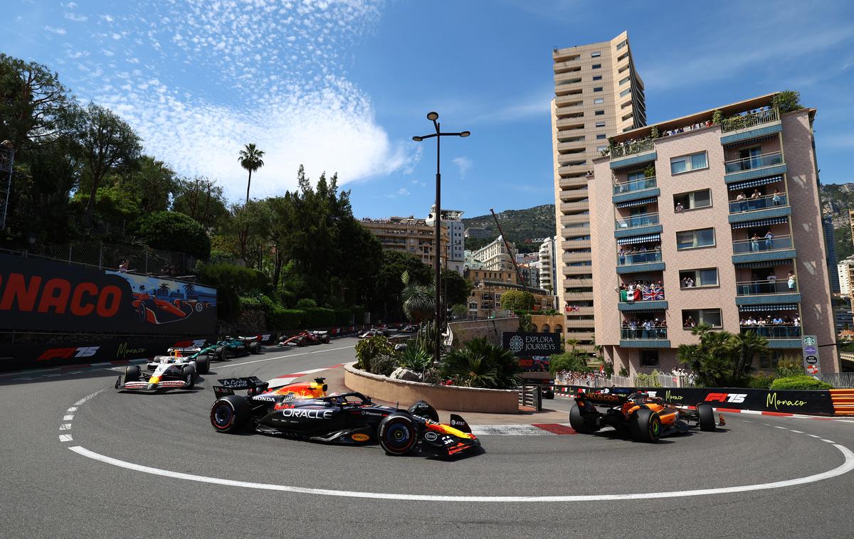 Monako Max Verstappen Red Bull | Steza v Monte Carlu je za široke dirkalnike preprosto preozka, da bi lahko vozili vzporedno. | Foto Reuters