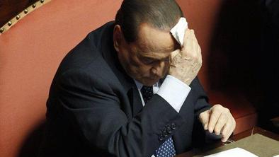 Berlusconija izsiljeval podjetnik, ki naj bi ga oskrboval z dekleti