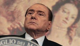Berlusconi prestal operacijo roke