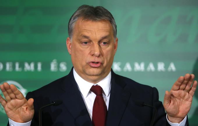 "Varnost Evropske unije ne more biti v rokah sile zunaj EU," je madžarski premier Viktor Orban menil v svojih kritikah na račun reševanja krize, ki so uperjene predvsem proti nemški kanclerki Angeli Merkel. | Foto: 