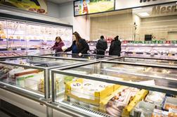 Trgovci sporočili praznični delovni čas trgovin: kje je odprto tudi za praznike?