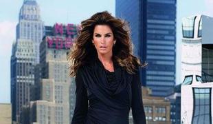 Cindy se vrača s čevlji