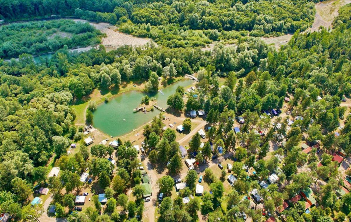 Kamp Menina | Slovenski kampi so v zadnjih letih naredili velik preskok naprej in so postali priljubljena točka aktivnih dopustnikov. Zaradi turističnih bonov pa bodo v njih letos bivali predvsem Slovenci. | Foto Kamp Menina