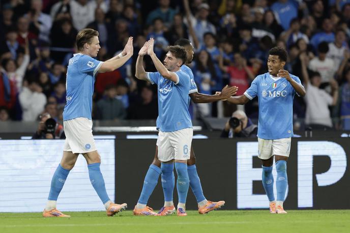 Napoli | Napoli je v derbiju s 3:1 premagal Inter in zavzel prvo mesto serie A, a zmaga ima grenak priokus, saj se je poškodoval Kevin De Bruyne. | Foto Guliverimage