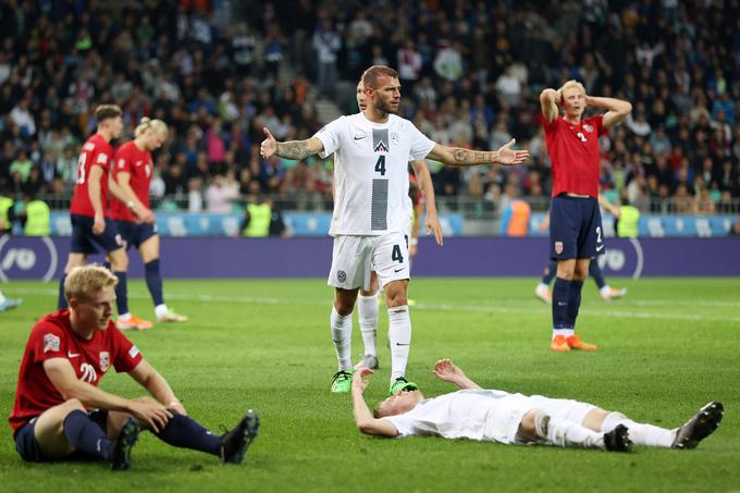 Norvežani so na čelu s prvim zvezdnikom Haalandom Stožice zapuščali sklonjenih glav. | Foto: Aleš Fevžer