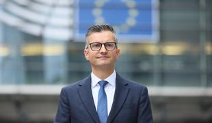 Šarec o obljubi Romov predsednici republike: To je farsa