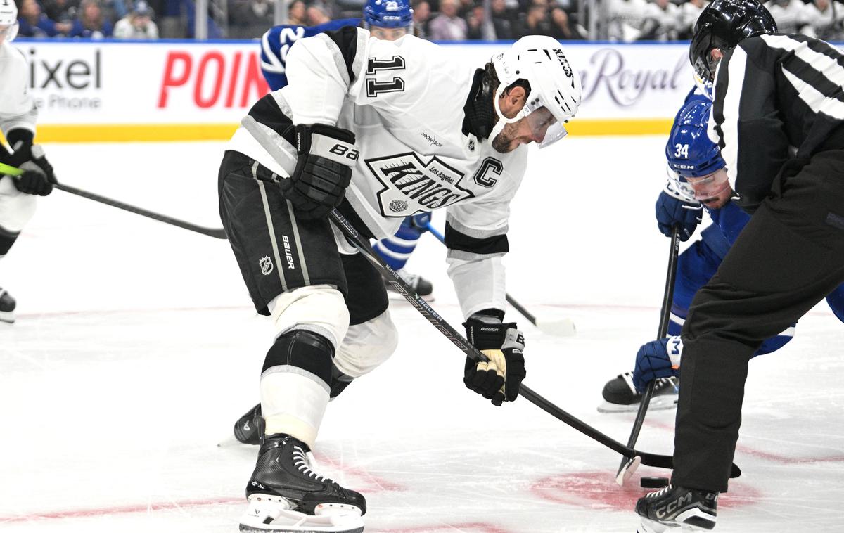 Anže Kopitar | Anže Kopitar in kralji so na domačem ledu premagali kojote v novi preobleki. | Foto Reuters