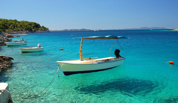 Na Jadranski obali boste našli številne plaže, do katerih lahko dostopate le peš ali s čolnom. | Foto: Thinkstock