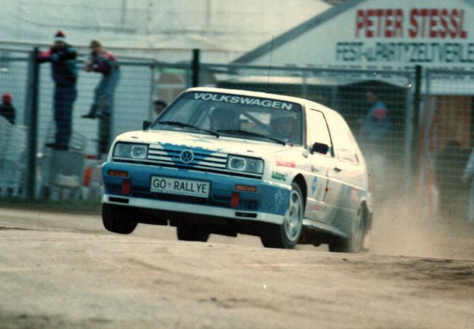 Darko Peljhan in Miran Kacin leta 1995 z volkswagen golfom G60 rallye. S tem avtomobilom sta bila trikrat državna prvaka v reliju. | Foto: Gregor Pavšič