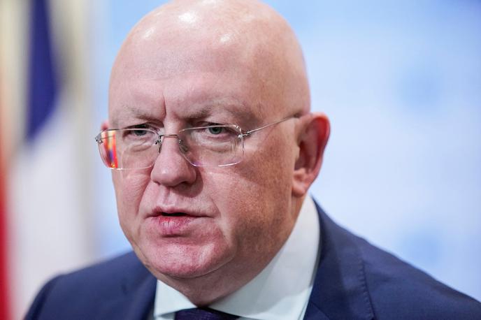 Vasilij Nebenzija, ruski veleposlanik pri ZN | Ruski veleposlanik Vasilij Nebenzja je dejal, da ZDA nezakonito uničujejo civilna plovila v Karibskem morju, predstavnik Kitajske pa je izrazil nasprotovanje enostranskim dejanjem in nadlegovanju Venezuele. | Foto Reuters