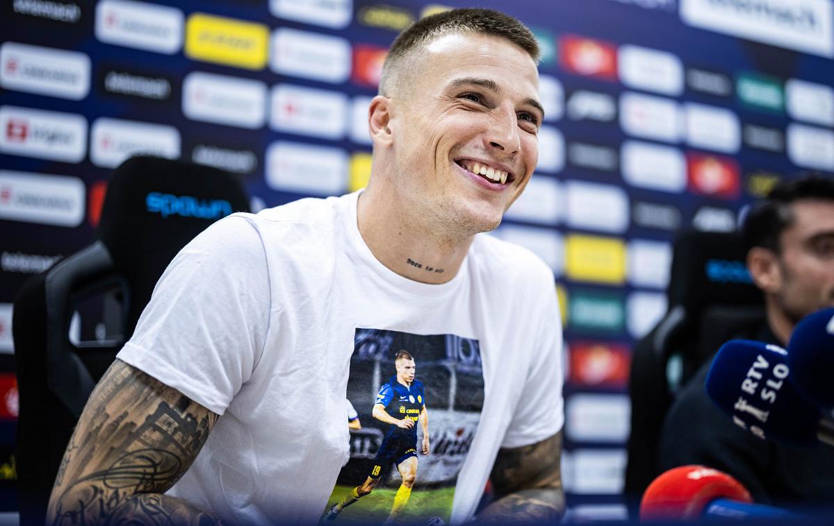 Celje Maribor Franko Kovačević | Franko Kovačević je po sobotni zmagi nad Mariborom oblekel majico s podobo trenutno huje poškodovanega Marka Zabukovnika. | Foto Jure Banfi