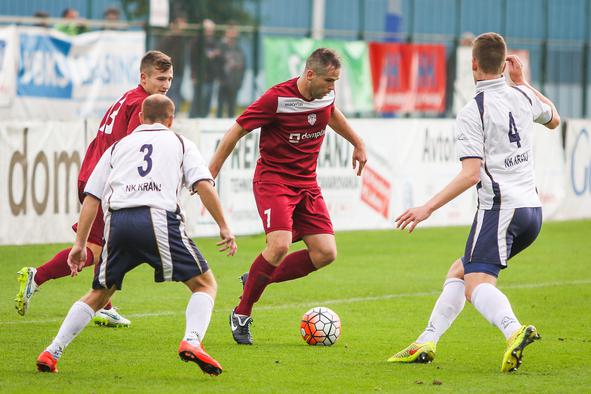 Triglav dobil mestni derbi in ohranil prednost na vrhu