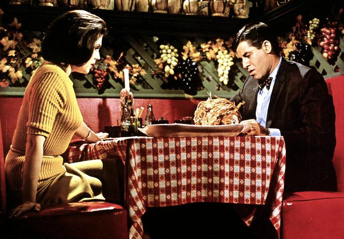 Karen Sharpe in Jerry Lewis leta 1963 v filmu Zaljubljeni bolničar. | Foto: Guliverimage/UnitedArchives